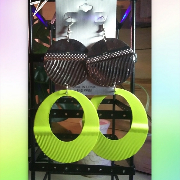 Fashion Jewelry Jewelry - NWT EARRINGS😍